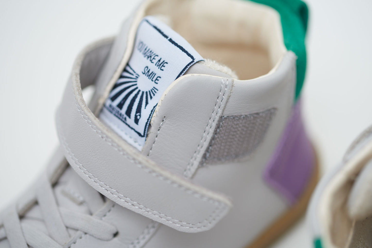 Barfußsneaker Izi mit Klett und elastischen Schnürsenkeln